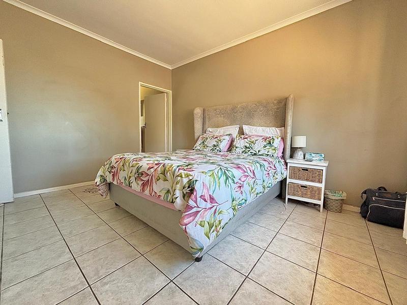 4 Bedroom Property for Sale in Richwood Western Cape